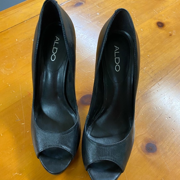 Black Aldo high heels size 8 - Picture 2 of 3